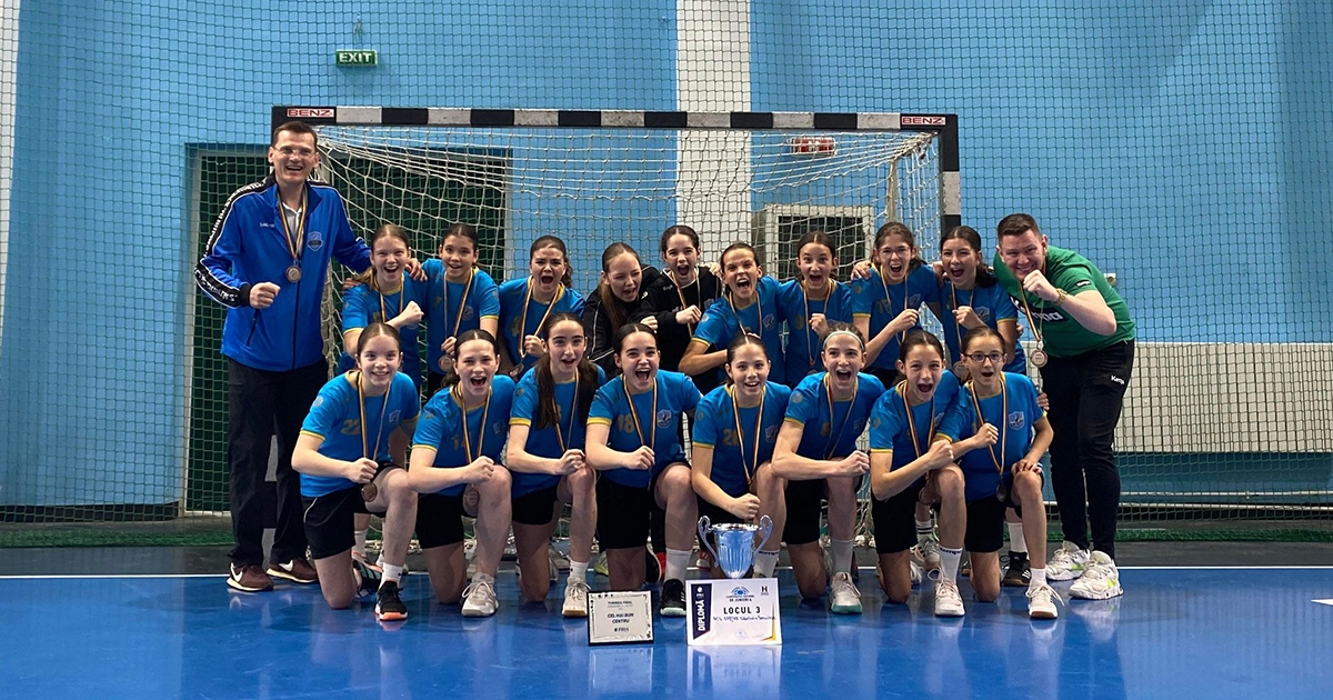 Bronzérmesek az udvarhelyi lányok